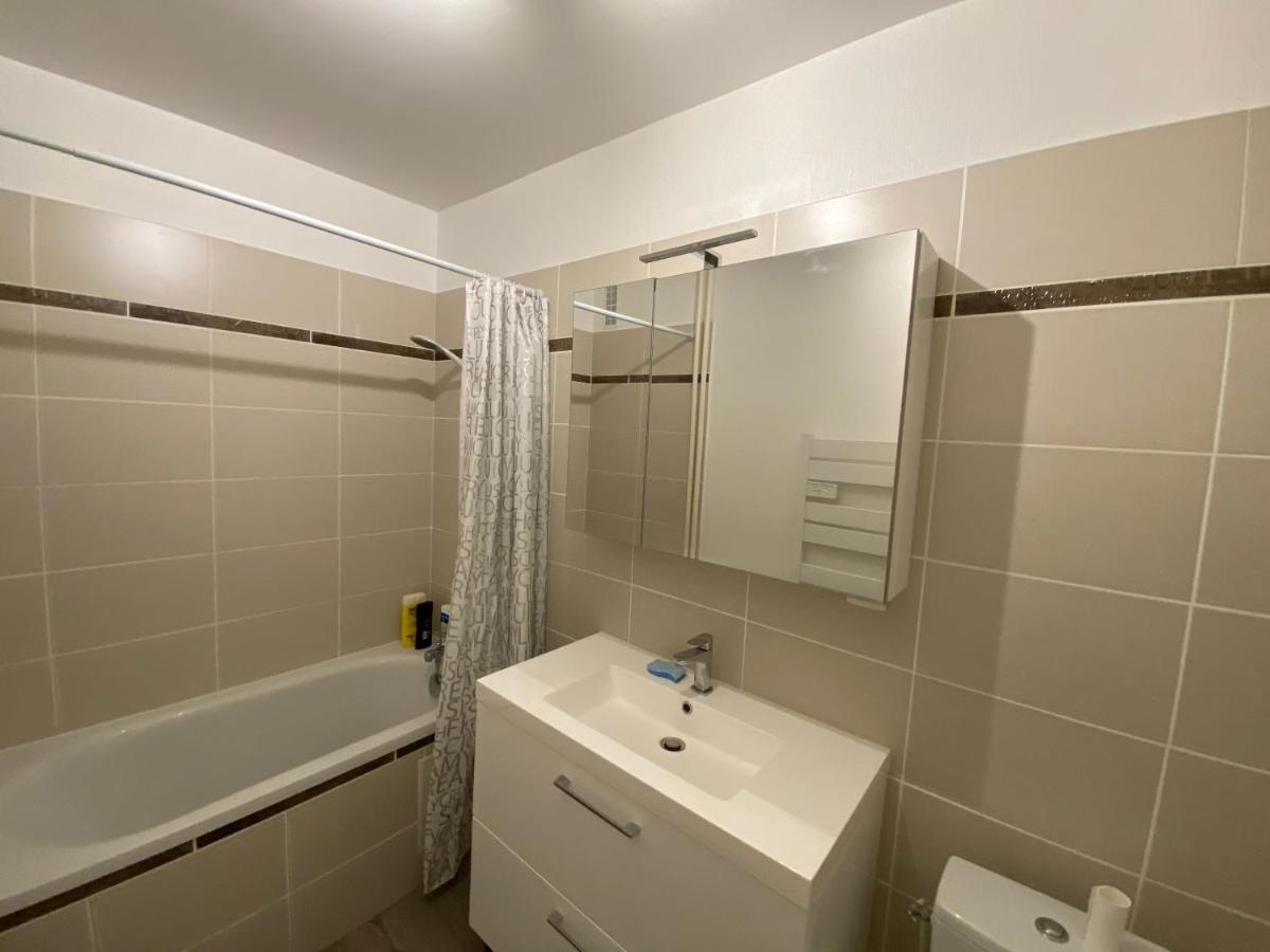 Appartement Parc De Fresnoy Roye  Buitenkant foto